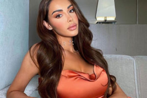 nabilla chirurgie esthétique